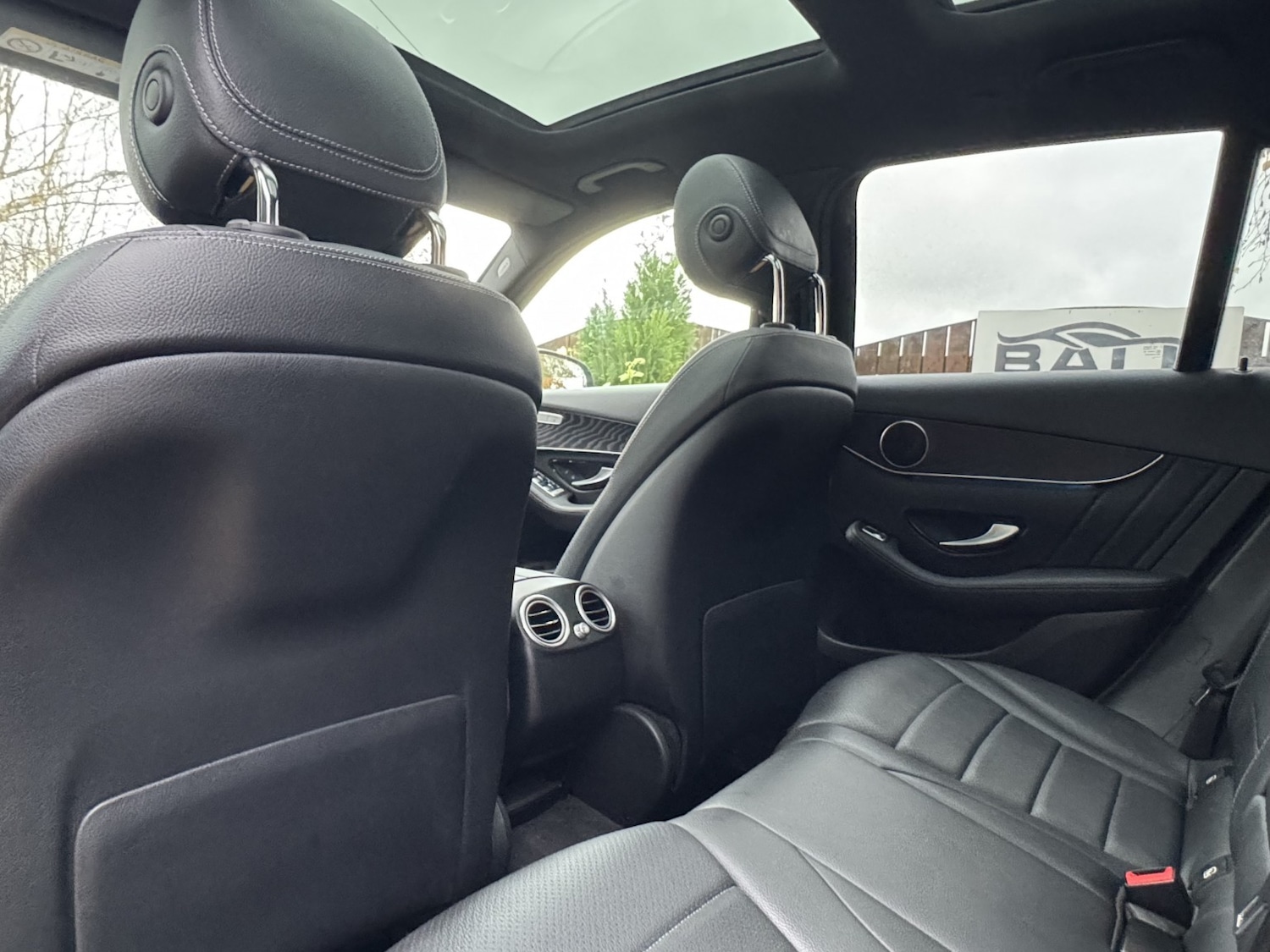 Used Mercedes-Benz GLC 2019 for sale - 76571148: Photo 25