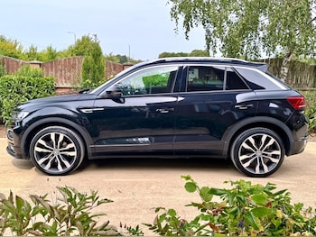 Used Volkswagen T-Roc 2019 for sale - 75511281: Photo