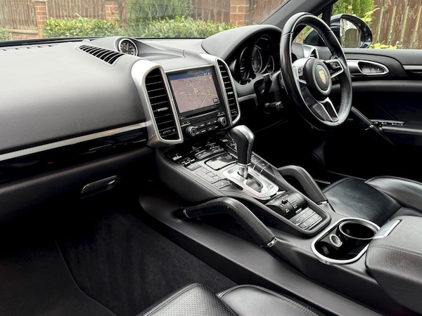 Used Porsche Cayenne 2016 for sale - 76281352: Photo 27