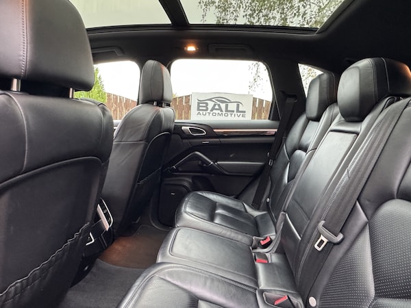 Used Porsche Cayenne 2016 for sale - 76281352: Photo 32