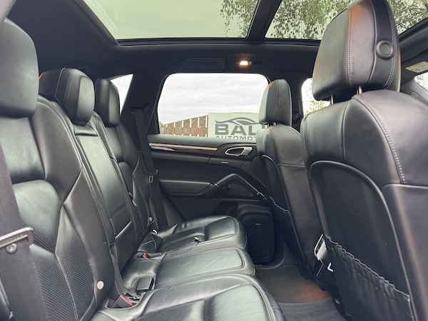 Used Porsche Cayenne 2016 for sale - 76281352: Photo 33