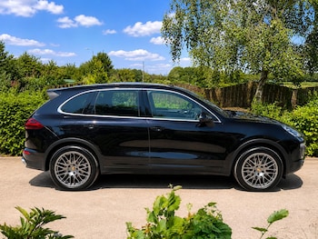 Used Porsche Cayenne 2016 for sale - 79091227: Photo