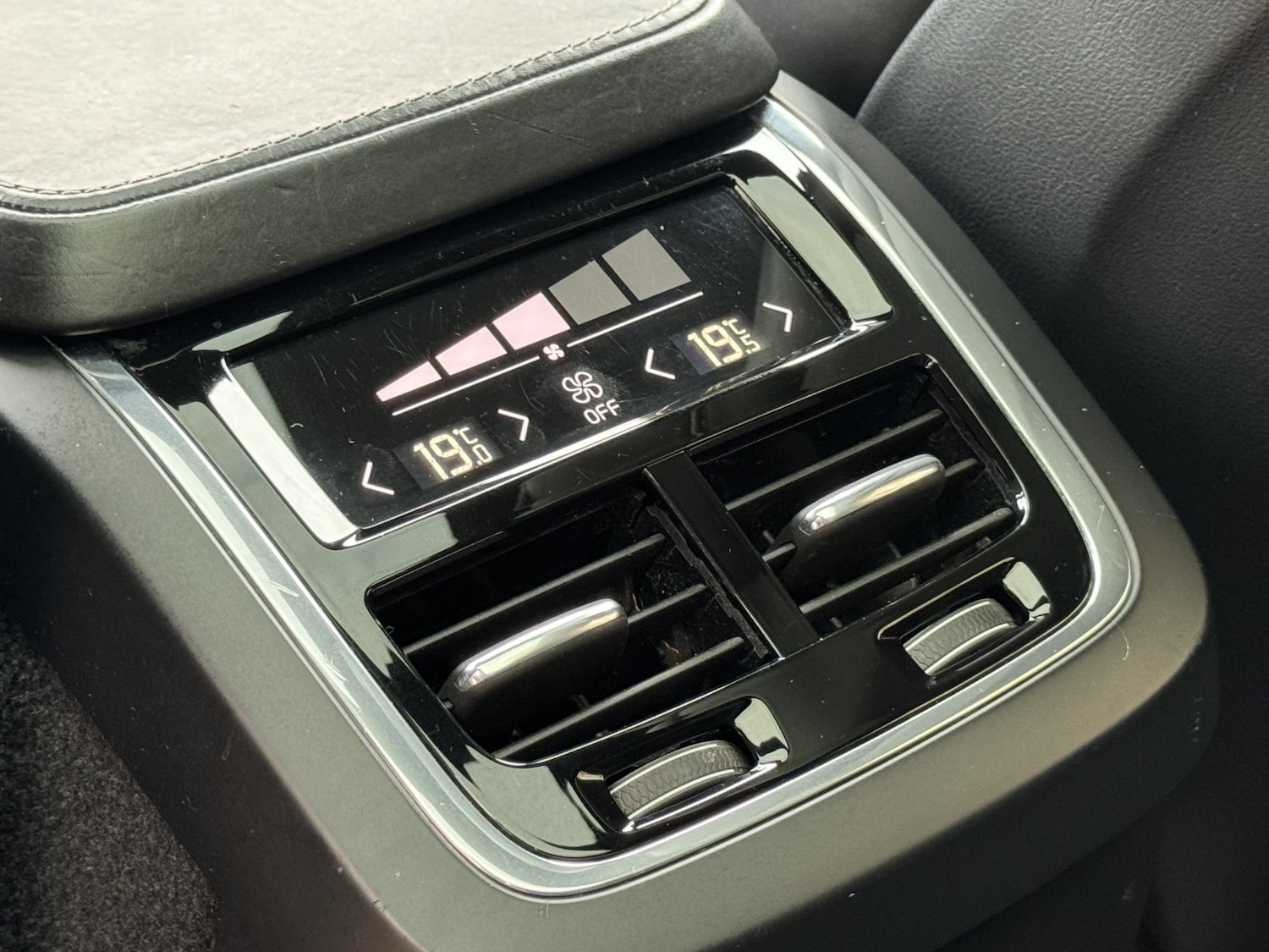 Used Volvo XC90 2015 for sale - 76358099: Photo 32