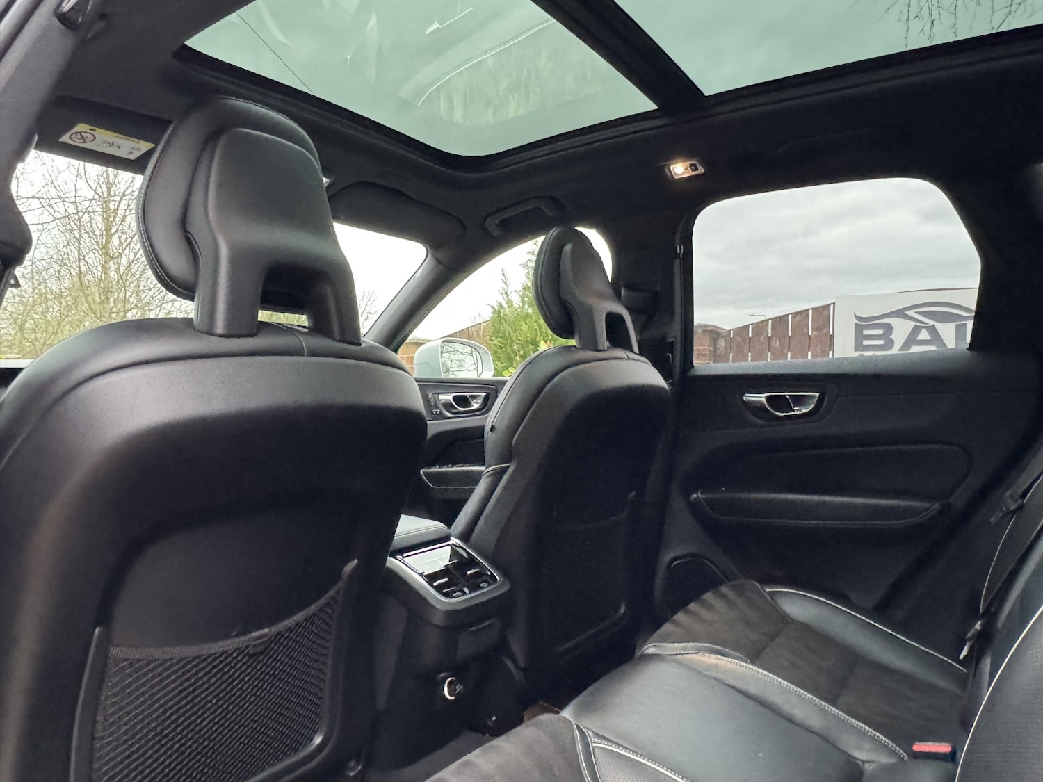 Used Volvo XC60 2018 for sale - 78004574: Photo 31