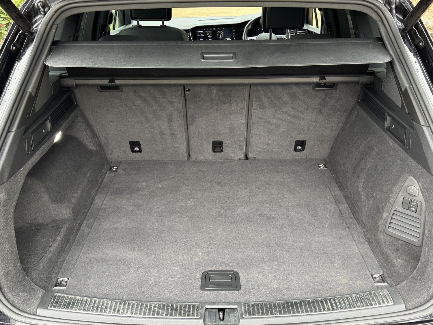 Used Volkswagen Touareg 2020 for sale - 77303721: Photo 31