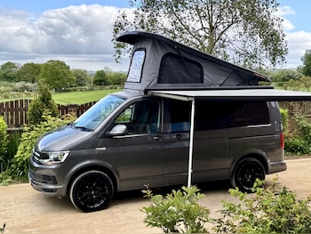 Used Volkswagen Transporter Shuttle 2017 for sale - 78545802: Photo
