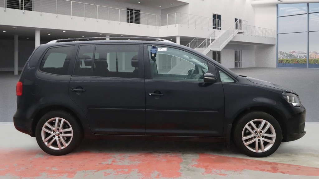 Used Volkswagen Touran 2015 for sale - 76681547: Photo 1