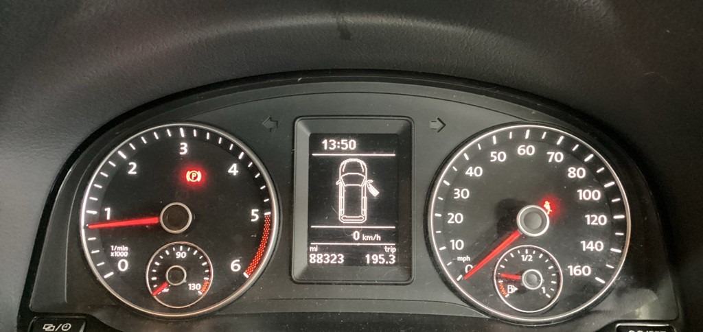 Used Volkswagen Touran 2015 for sale - 76681547: Photo 8