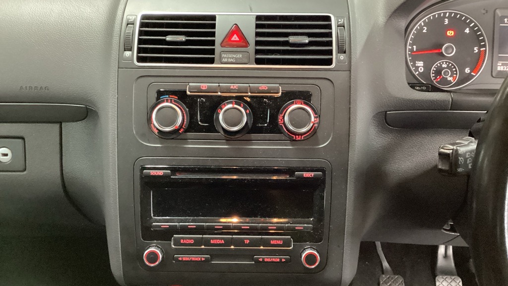 Used Volkswagen Touran 2015 for sale - 76681547: Photo 9