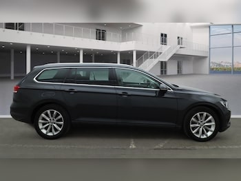 2017 (17) - 2.0 TDI SE Business 5dr ++ ULEZ / SAT NAV / DAB / 6 SERVICES ++