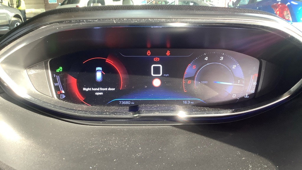 Used Peugeot 3008 2019 for sale - 76922010: Photo 9