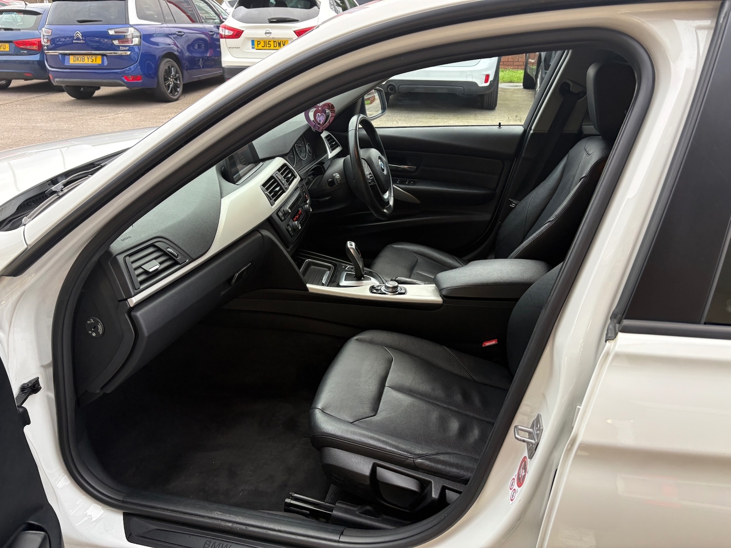 Used BMW 3 Series 2015 for sale - 77261430: Photo 9