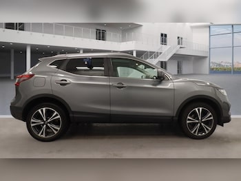 Used Nissan Qashqai 2017 for sale - 76477390: Photo