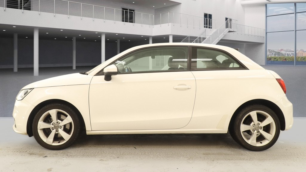 Used Audi A1 2016 for sale - 77563436: Photo 2