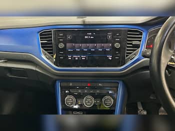 Used Volkswagen T-Roc 2018 for sale - 79525211: Photo