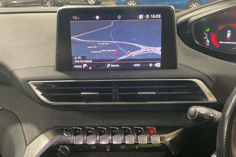 Used Peugeot 3008 2018 for sale - 77206862: Photo 4