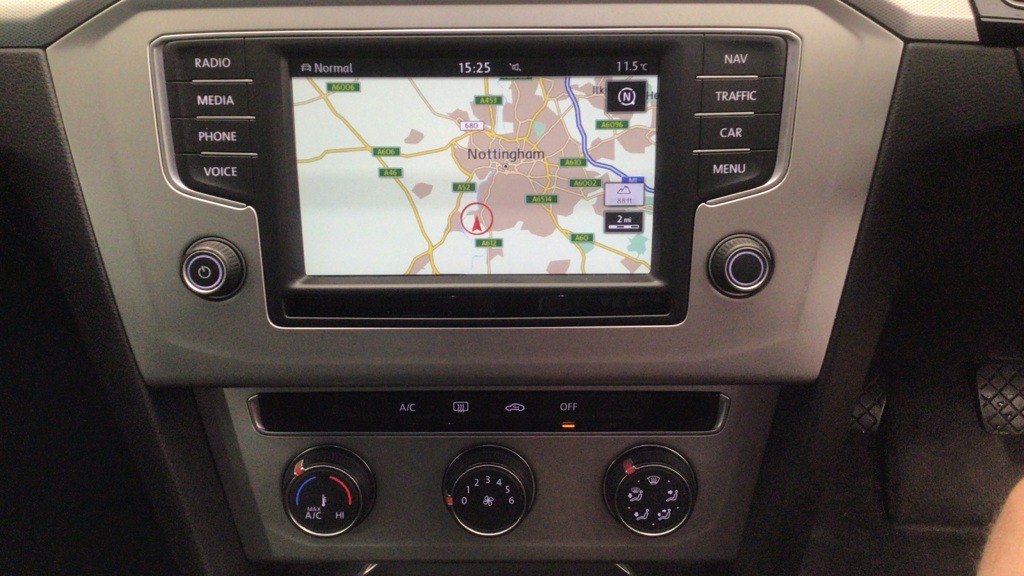 Used Volkswagen Passat 2015 for sale - 78078142: Photo 3