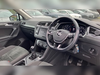 Used Volkswagen Tiguan 2017 for sale - 75675425: Photo