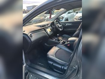Used Nissan Qashqai 2017 for sale - 74911261: Photo