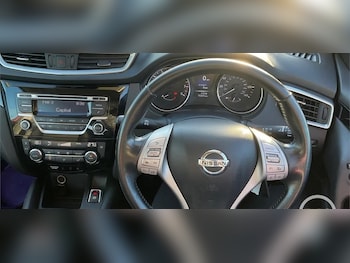 Used Nissan Qashqai 2017 for sale - 77605429: Photo