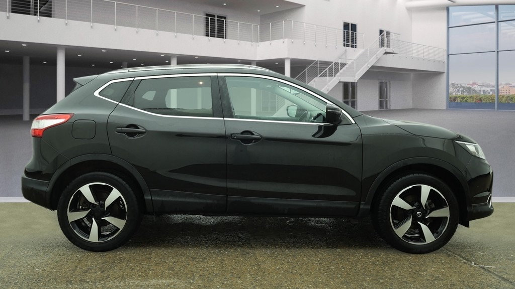 Used Nissan Qashqai 2016 for sale - 77592380: Photo 8