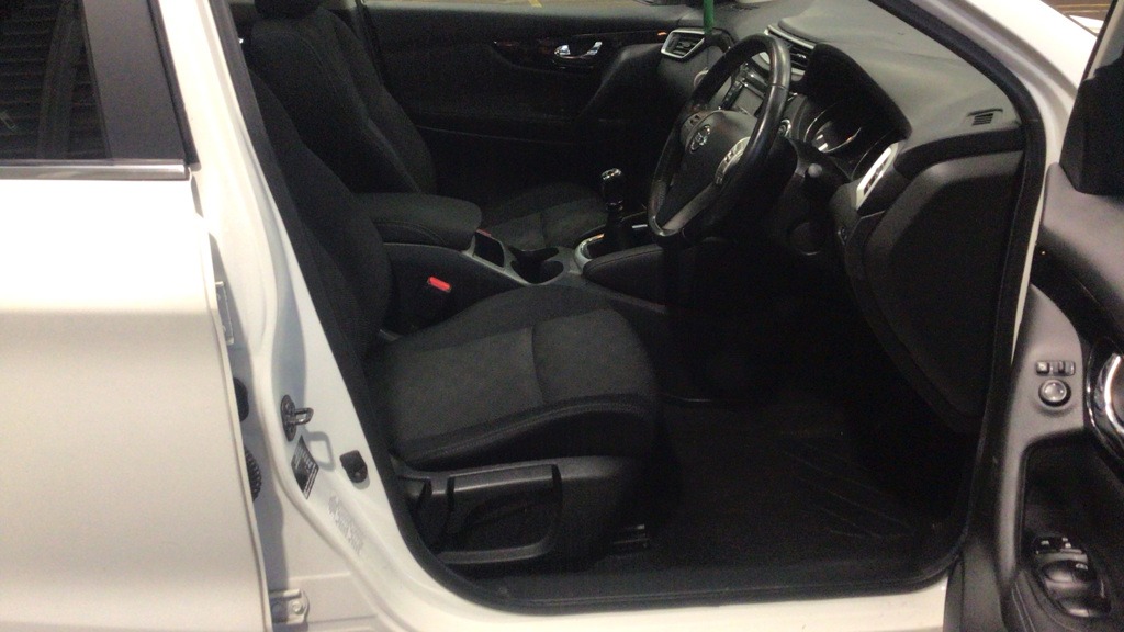 Used Nissan Qashqai 2017 for sale - 76877797: Photo 9