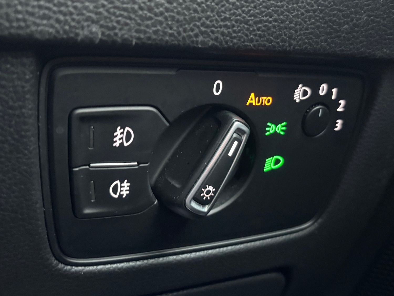 Used Volkswagen Passat 2016 for sale - 76693641: Photo 23