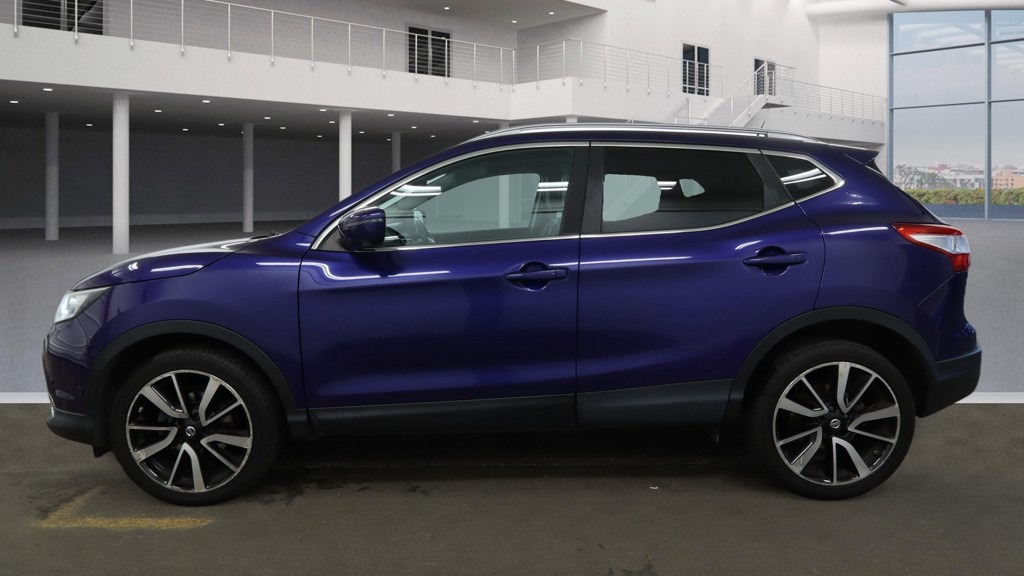 Used Nissan Qashqai 2015 for sale - 77113171: Photo 2