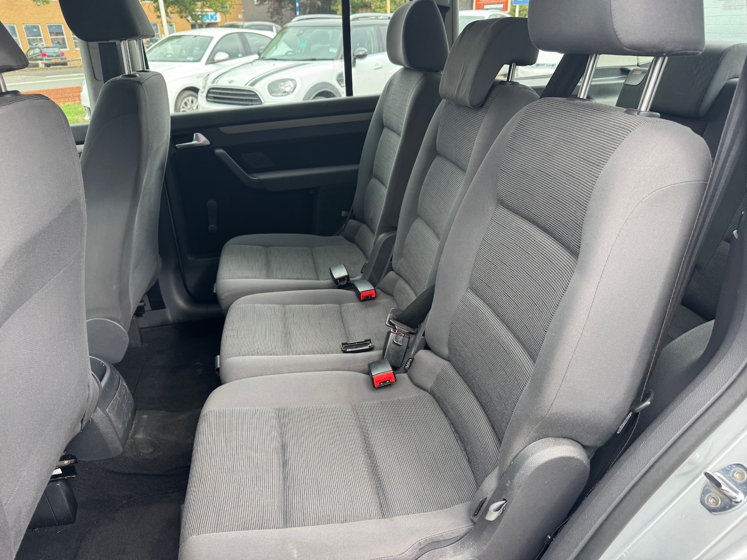 Used Volkswagen Touran 2009 for sale - 76022690: Photo 10