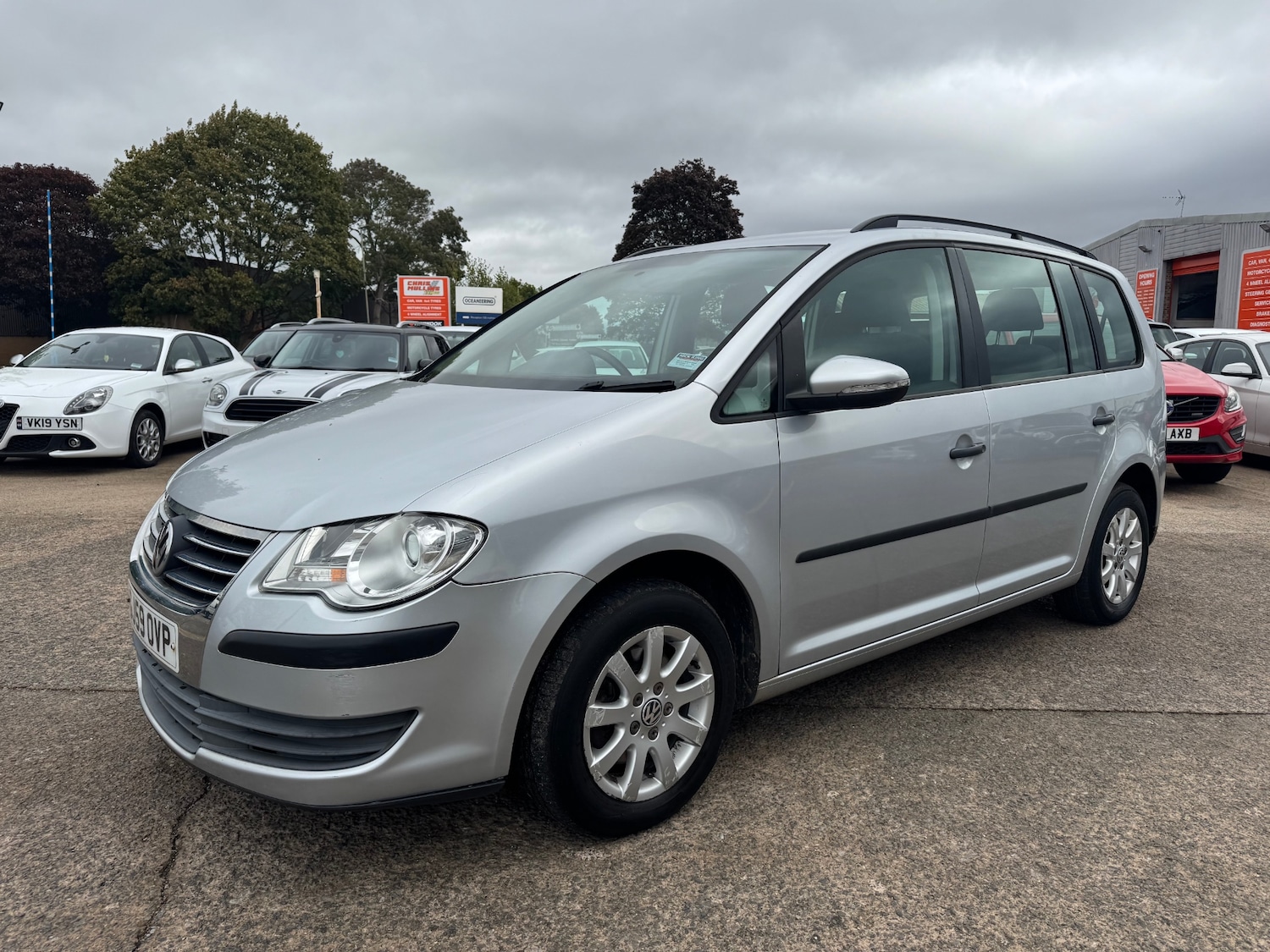 Used Volkswagen Touran 2009 for sale - 76022690: Photo 13