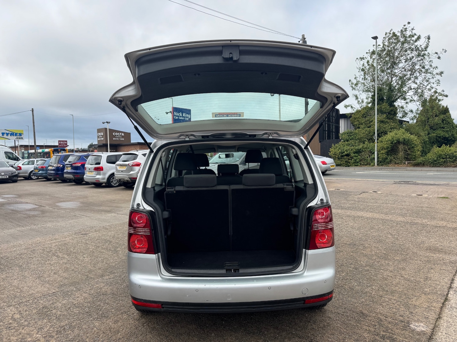 Used Volkswagen Touran 2009 for sale - 76022690: Photo 16