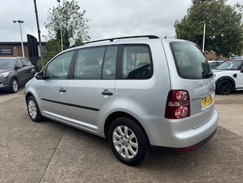Used Volkswagen Touran 2009 for sale - 76022690: Photo 2