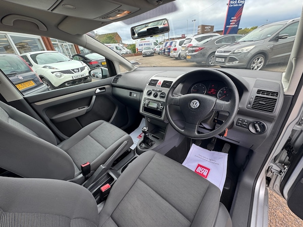 Used Volkswagen Touran 2009 for sale - 76022690: Photo 3