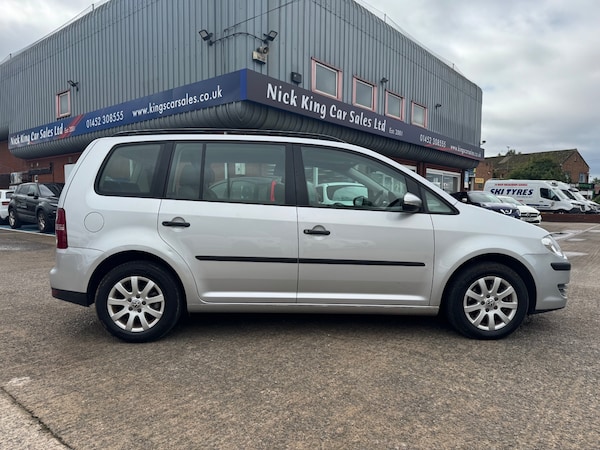 Used Volkswagen Touran 2009 for sale - 76022690: Photo 4