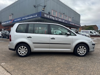 Used Volkswagen Touran 2009 for sale - 76022690: Photo 4