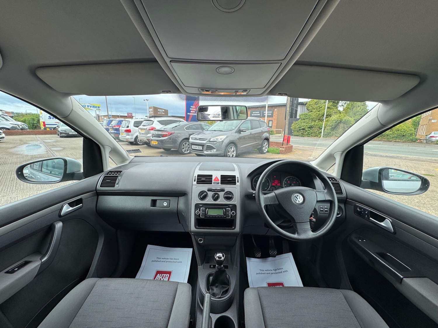 Used Volkswagen Touran 2009 for sale - 76022690: Photo 6