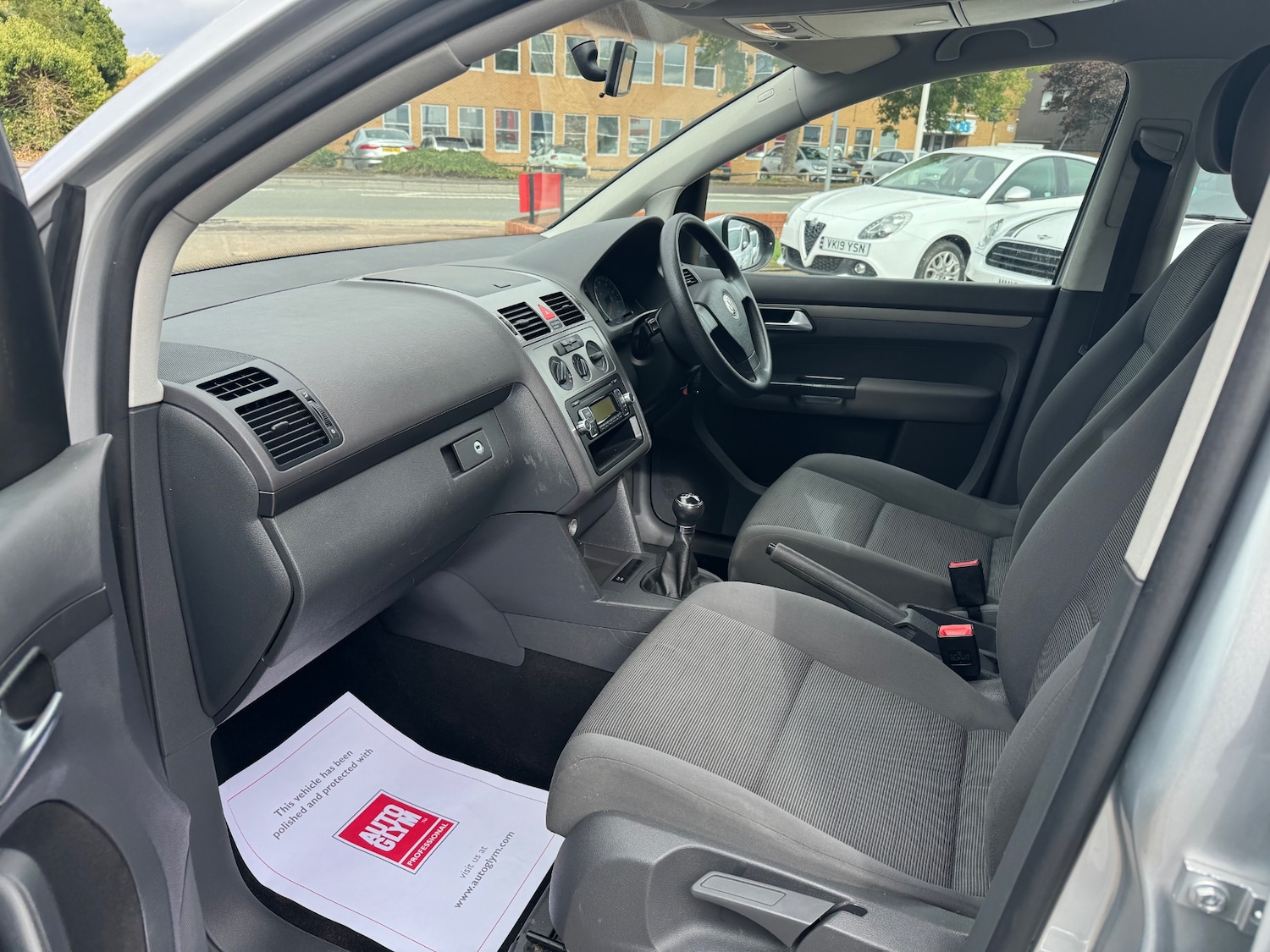 Used Volkswagen Touran 2009 for sale - 76022690: Photo 7