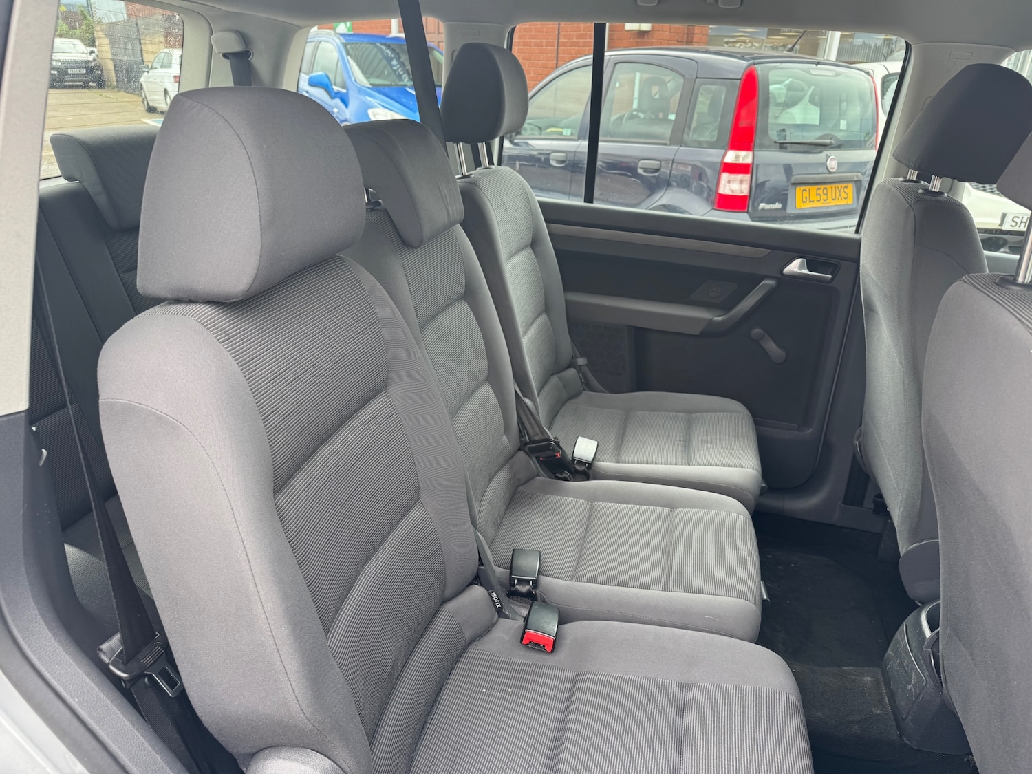 Used Volkswagen Touran 2009 for sale - 76022690: Photo 8