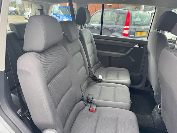 Used Volkswagen Touran 2009 for sale - 76022690: Photo 8