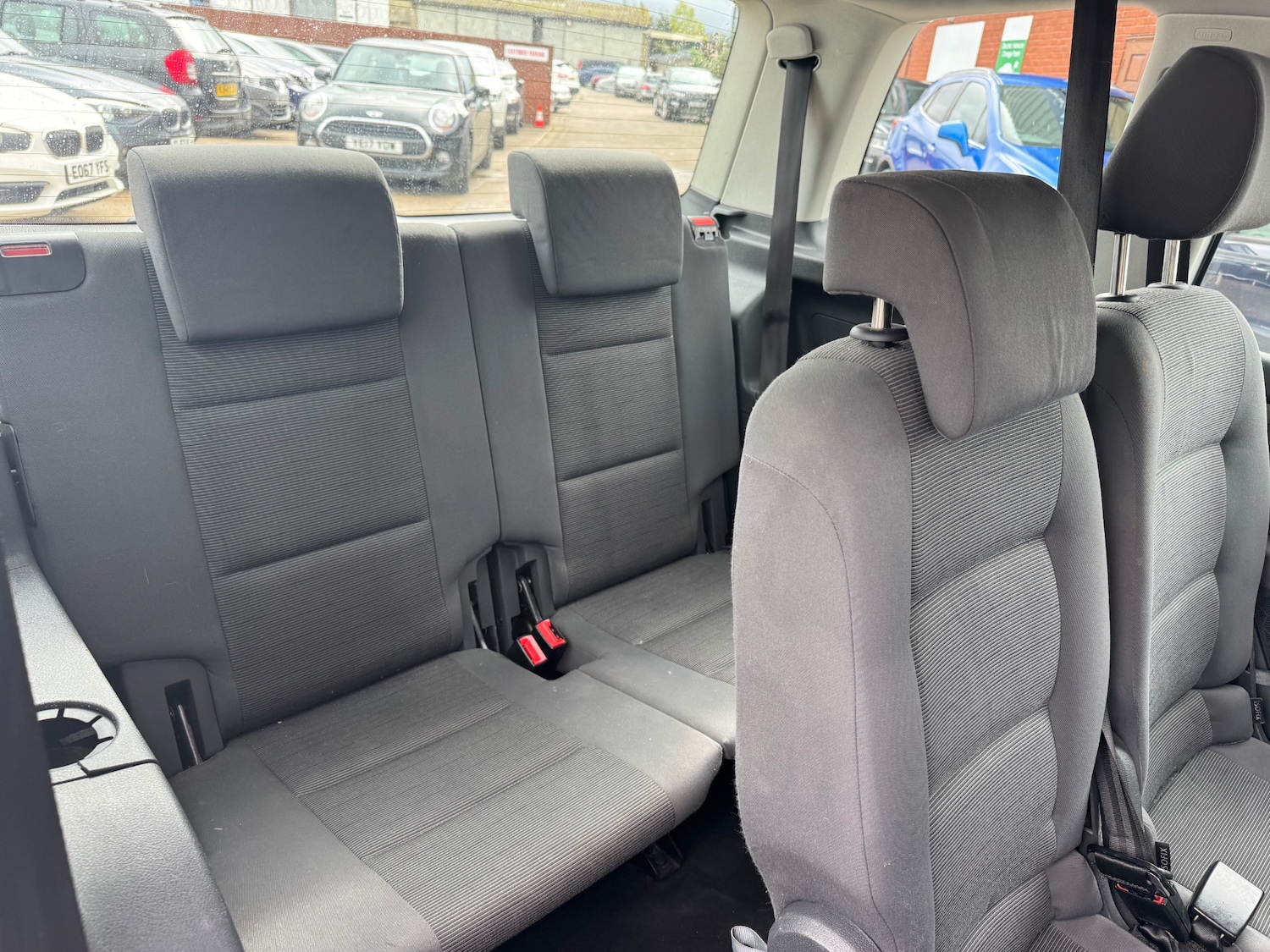 Used Volkswagen Touran 2009 for sale - 76022690: Photo 9