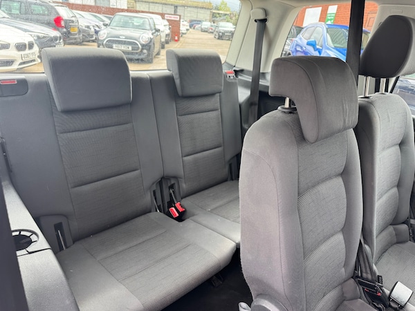 Used Volkswagen Touran 2009 for sale - 76022690: Photo 9