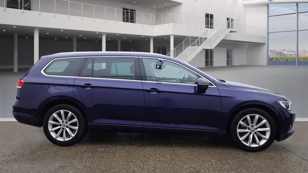 Used Volkswagen Passat 2017 for sale - 76567890: Photo 1