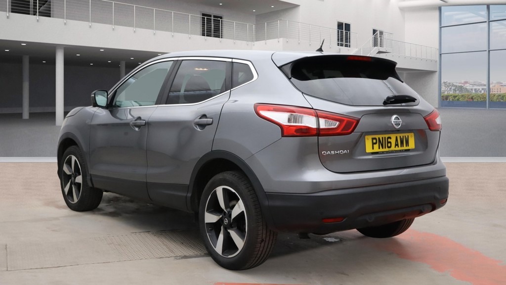 Used Nissan Qashqai 2016 for sale - 77897101: Photo 2