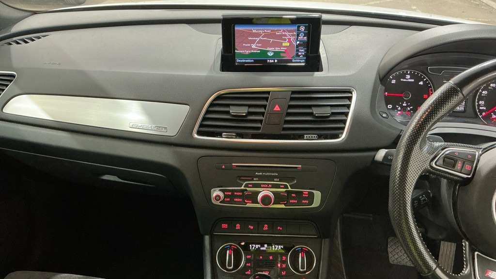 Used Audi Q3 2016 for sale - 76156896: Photo 3