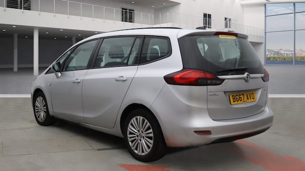 Used Vauxhall Zafira 2017 for sale - 76117120: Photo 2