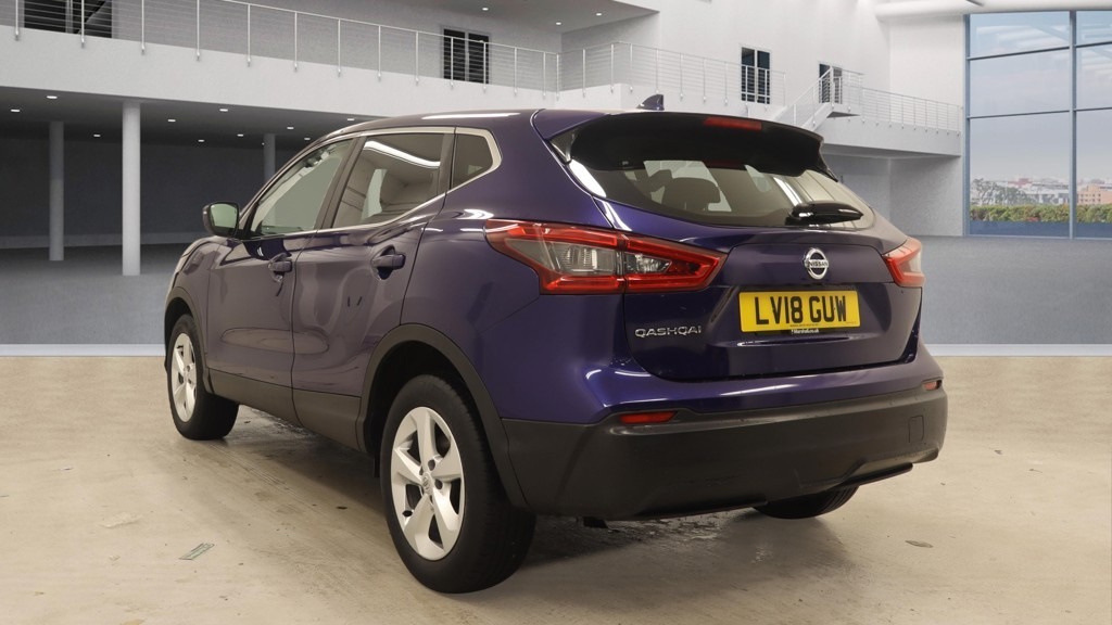 Used Nissan Qashqai 2018 for sale - 77636329: Photo 2