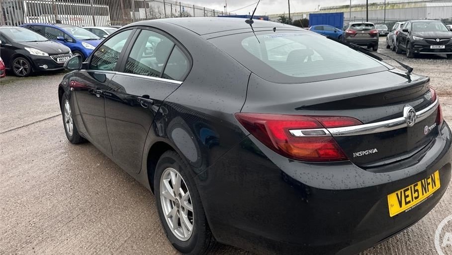 Used Vauxhall Insignia 2015 for sale - 77701231: Photo 2