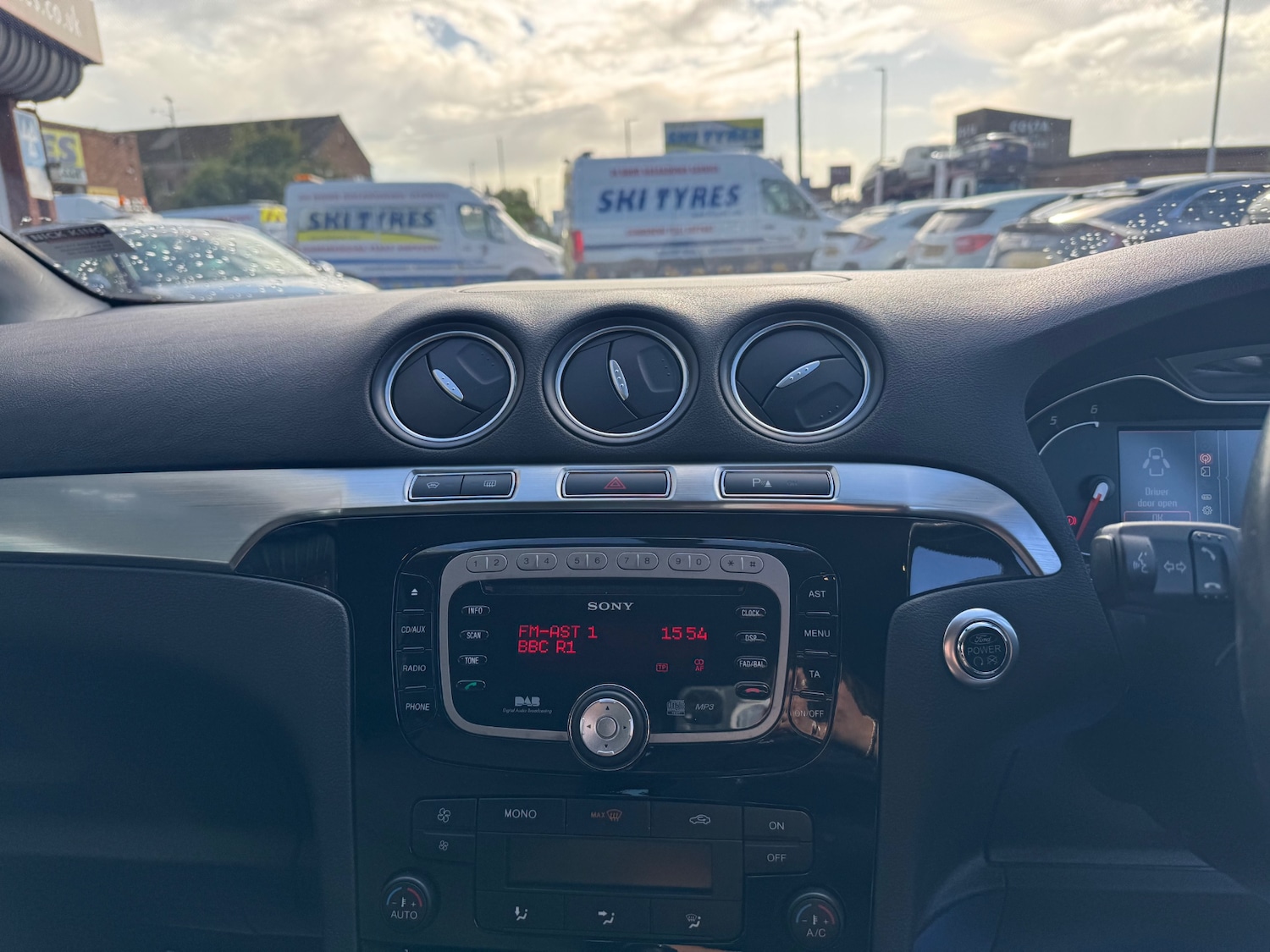 Used Ford S-Max 2015 for sale - 75826701: Photo 24