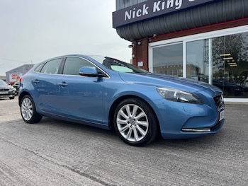 Used Volvo V40 2014 for sale - 79102314: Photo