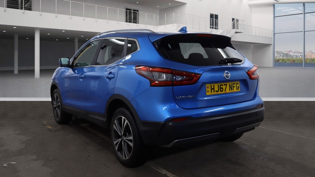 Used Nissan Qashqai 2017 for sale - 77687736: Photo 2